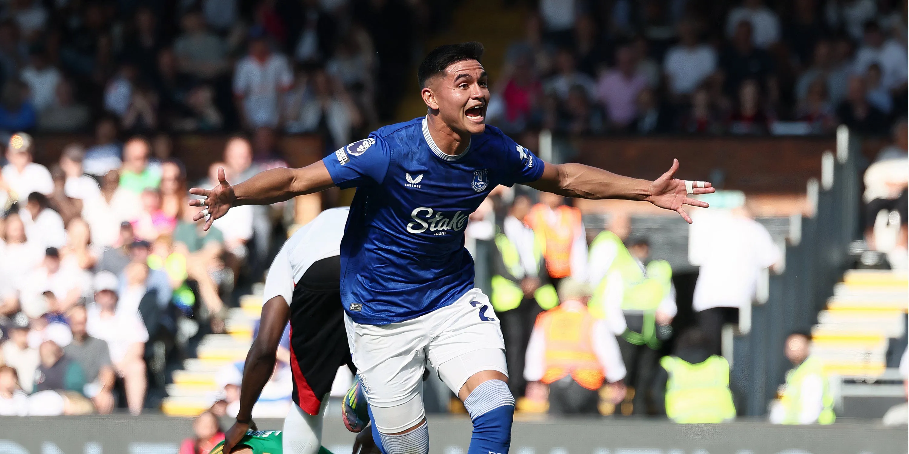 Carlos Alcaraz thi đấu ấn tượng trong màu áo Everton tại Premier League