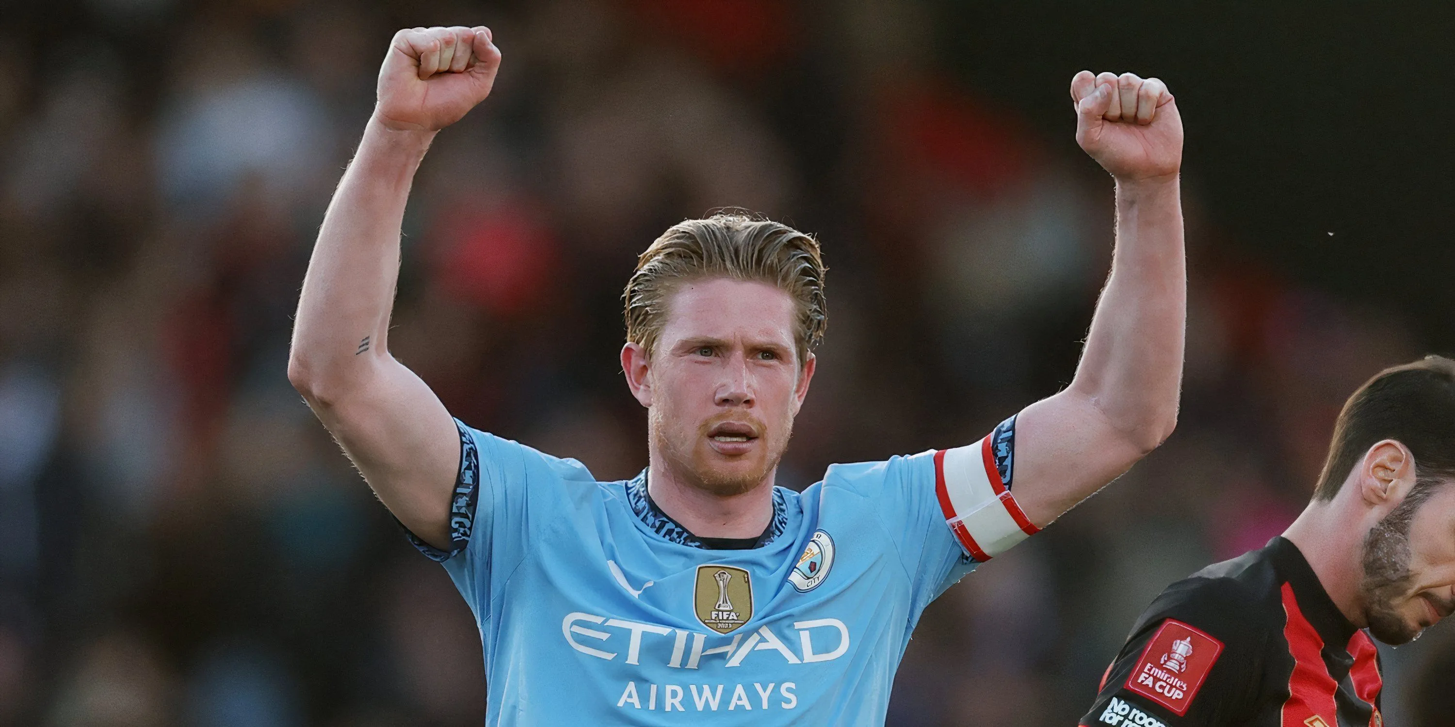 Kevin De Bruyne thi đấu cho Man City với vai trò tiền vệ kiến thiết