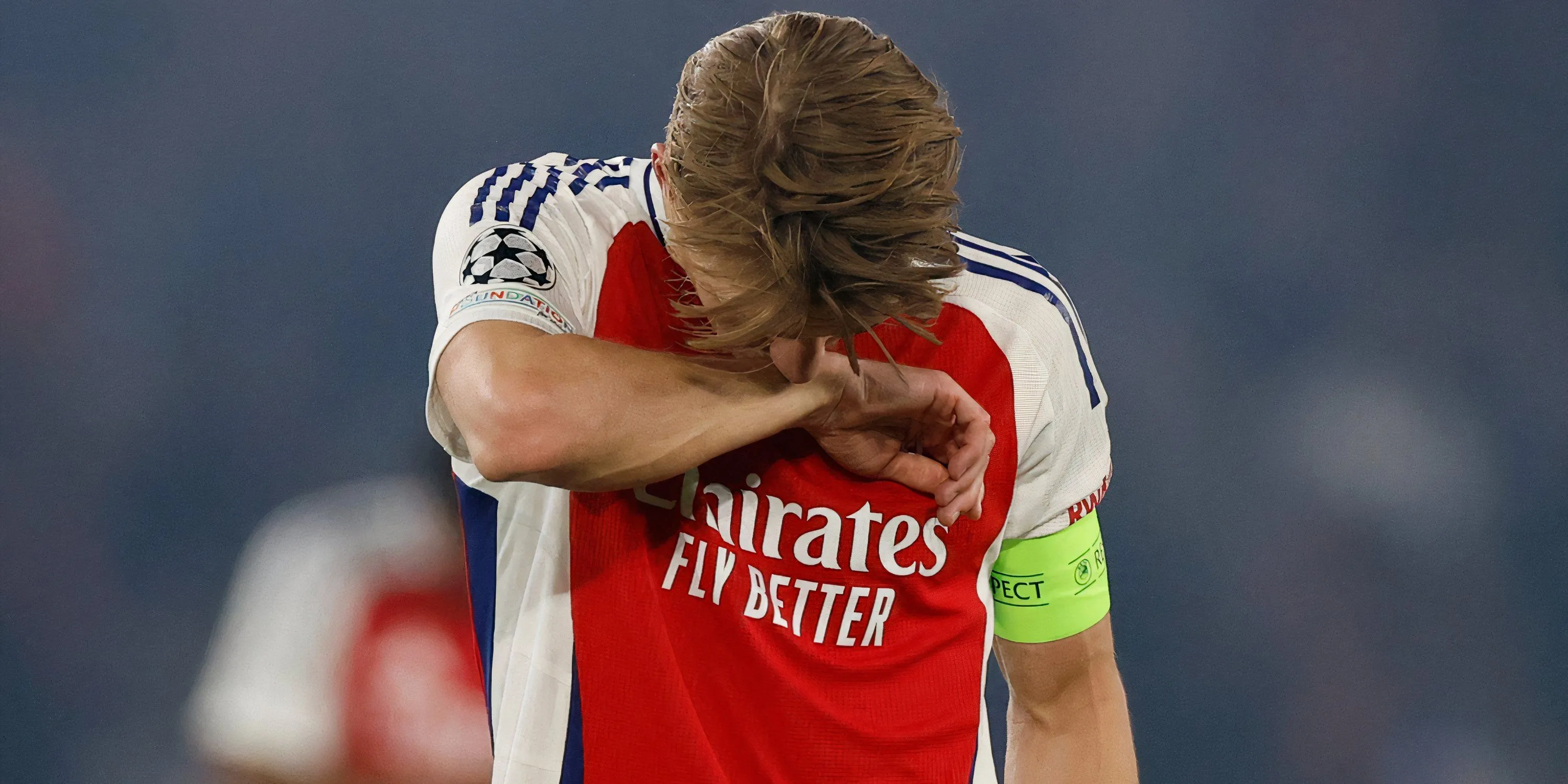Martin Odegaard, đội trưởng hiện tại của Arsenal, đối mặt với áp lực phong độ