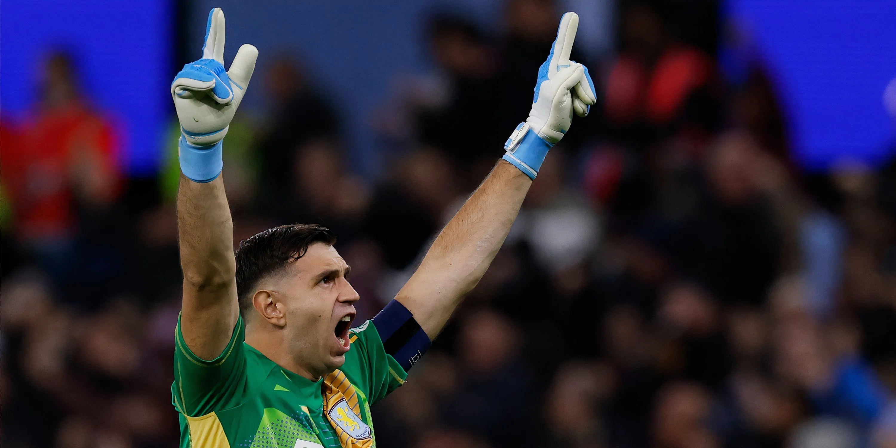 Thủ môn Emiliano Martinez của Aston Villa, một trong những trụ cột đội bóng