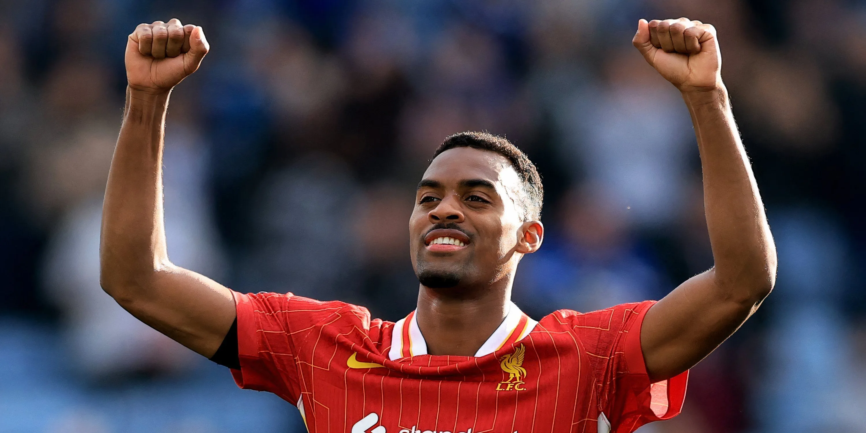 Tiền vệ Ryan Gravenberch thi đấu cho Liverpool tại Ngoại hạng Anh