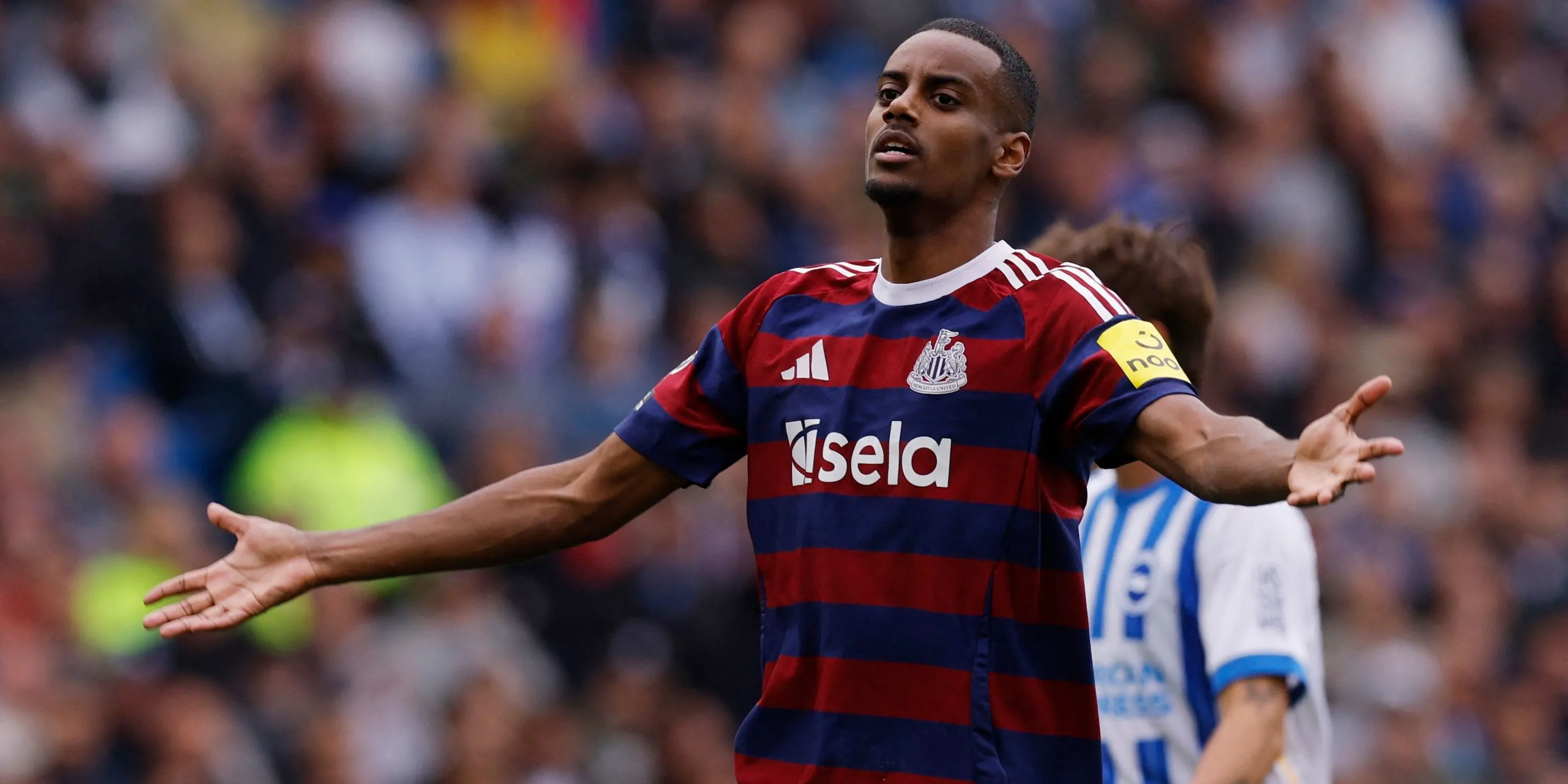 Alexander Isak của Newcastle United ăn mừng bàn thắng trong một trận đấu khác