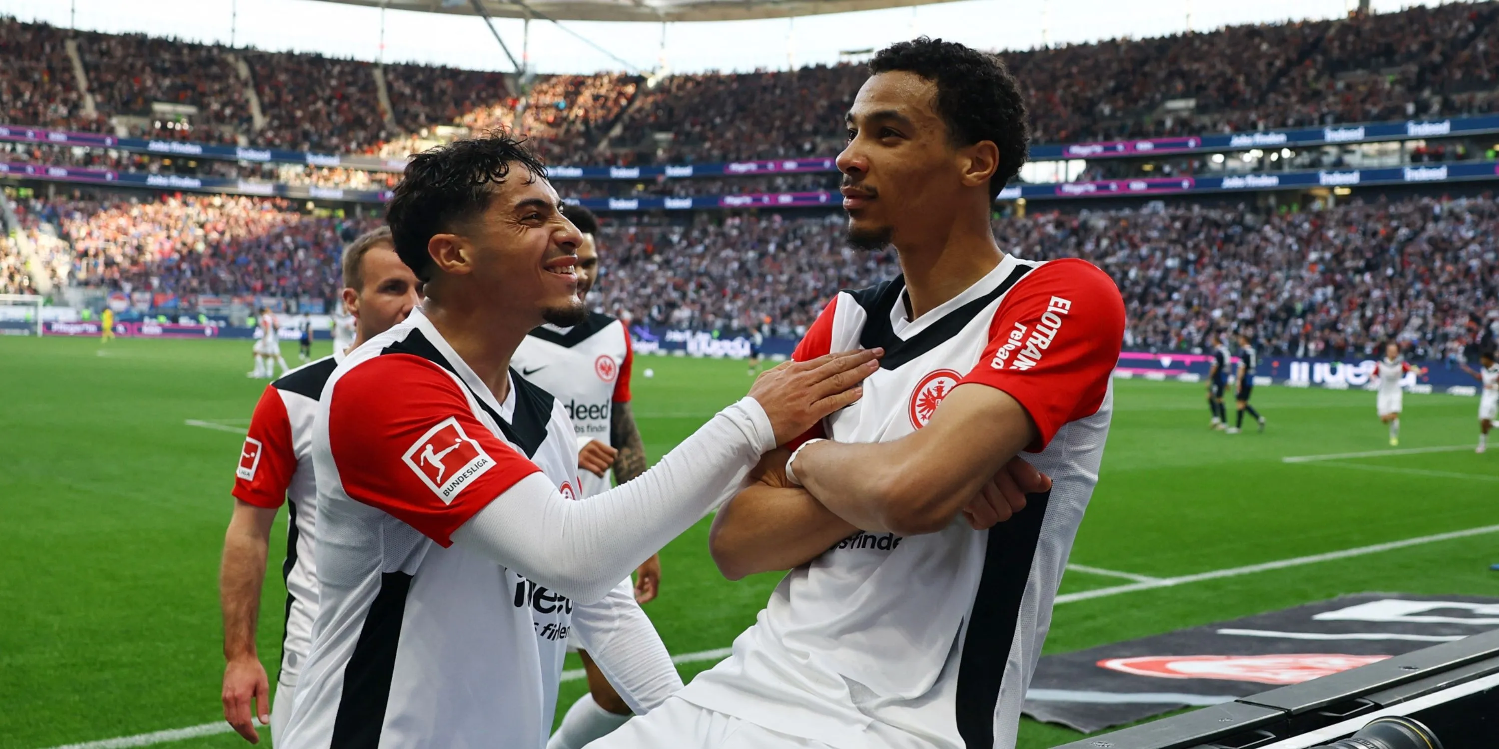 Hugo Ekitike, tiền đạo sáng giá của Eintracht Frankfurt tại Bundesliga, đang được MU đẩy nhanh đàm phán chiêu mộ
