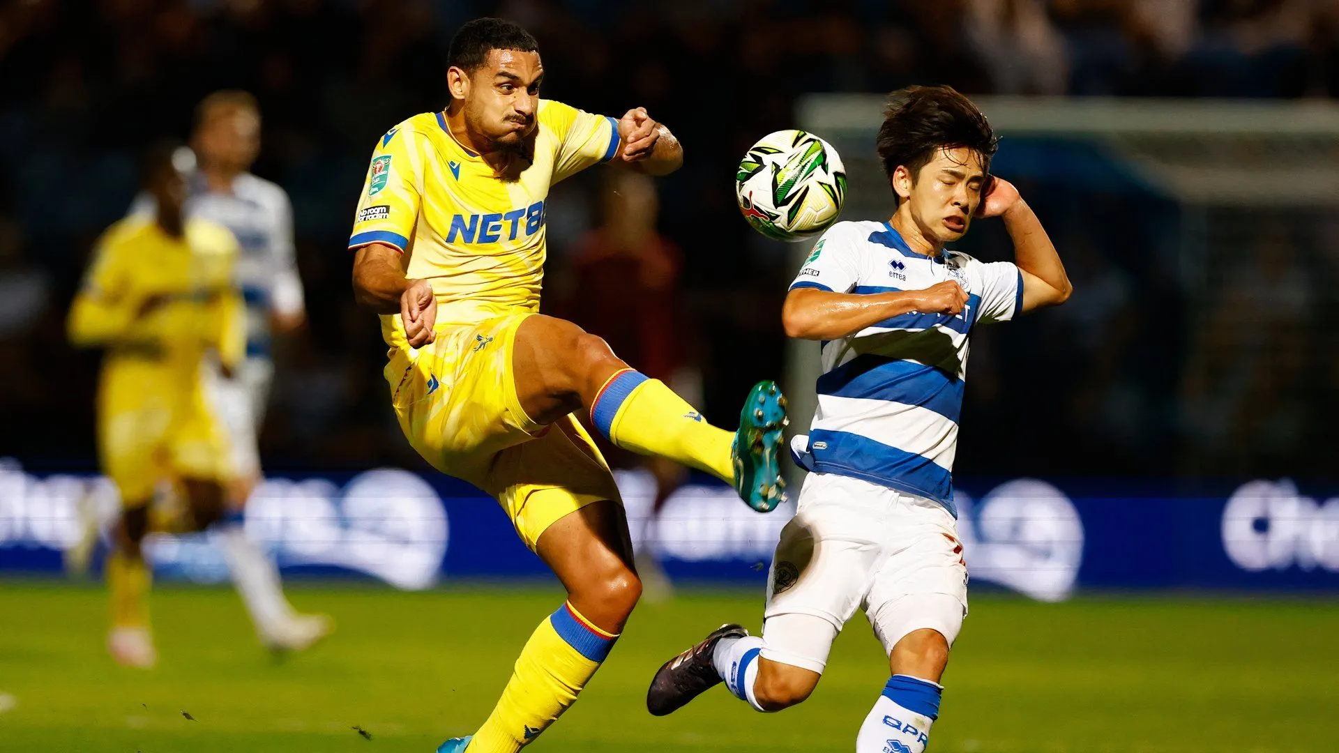 Koki Saito tập trung trong một trận đấu của QPR tại Championship
