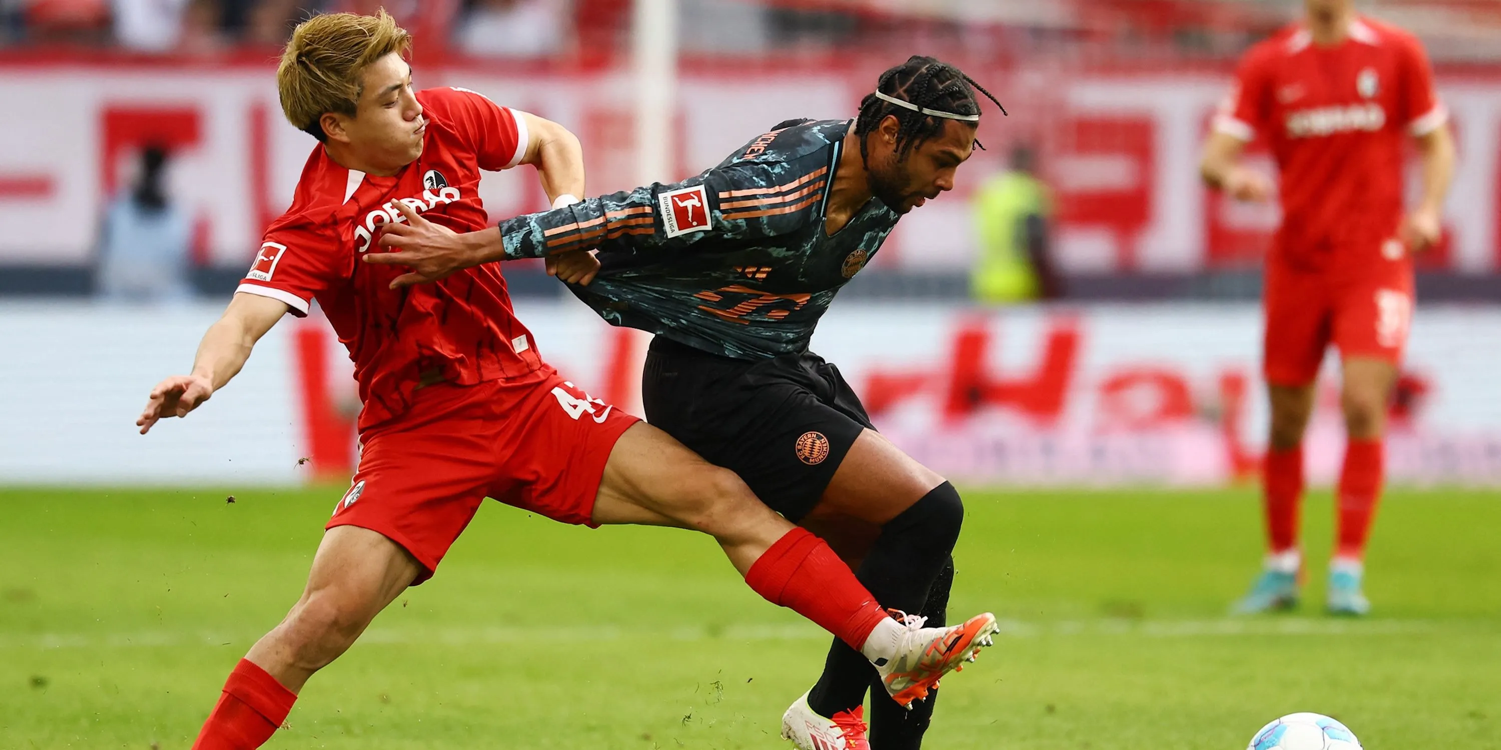 Serge Gnabry của Bayern Munich trong trận đấu, ngôi sao được liên hệ với Chelsea