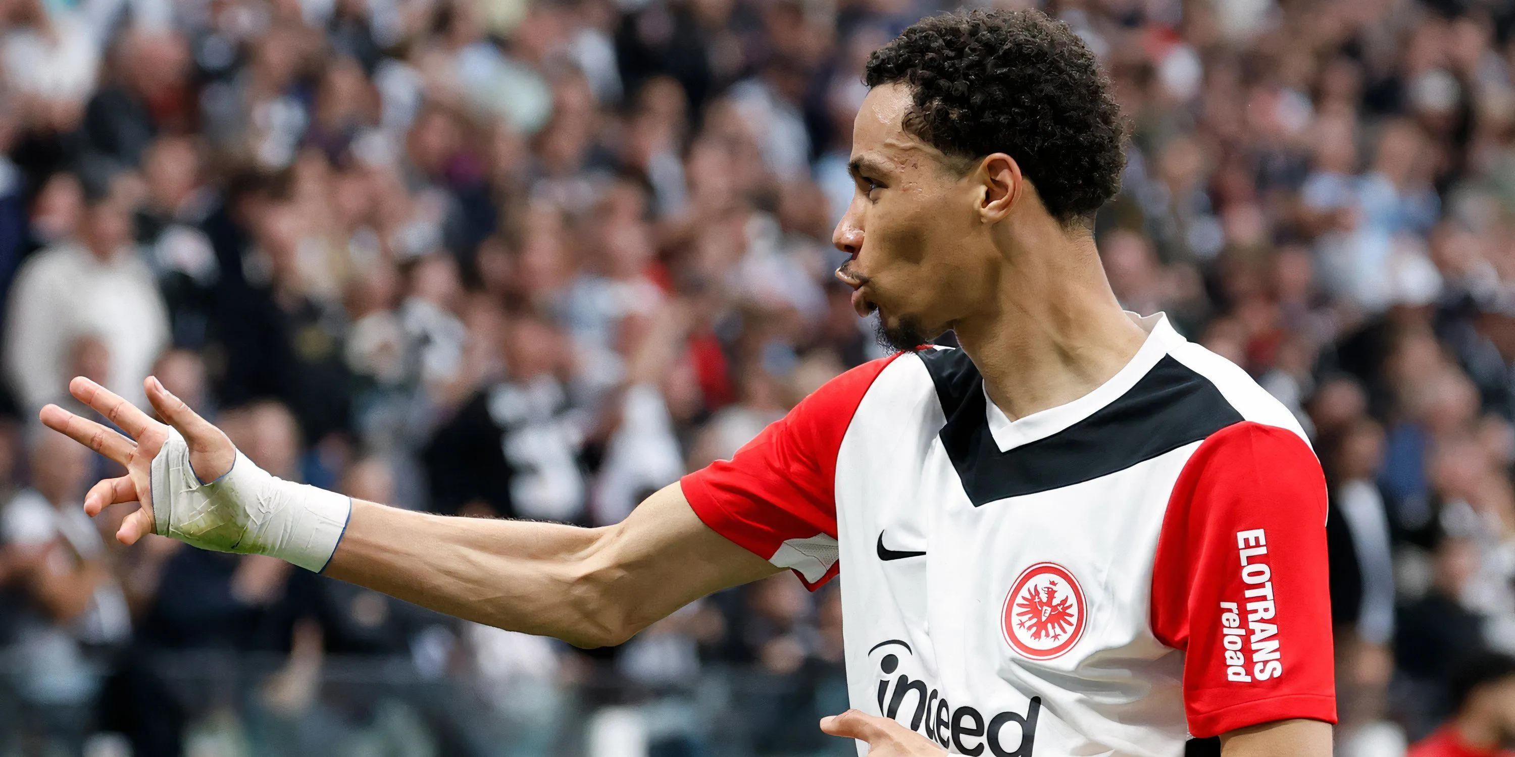 Tiền đạo Hugo Ekitike của Eintracht Frankfurt, mục tiêu của Chelsea