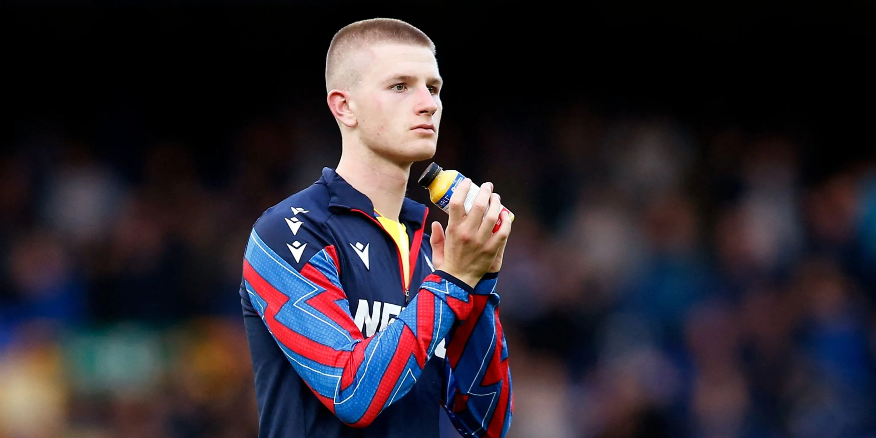 Tiền vệ Adam Wharton trong màu áo Crystal Palace, mục tiêu chuyển nhượng của Liverpool