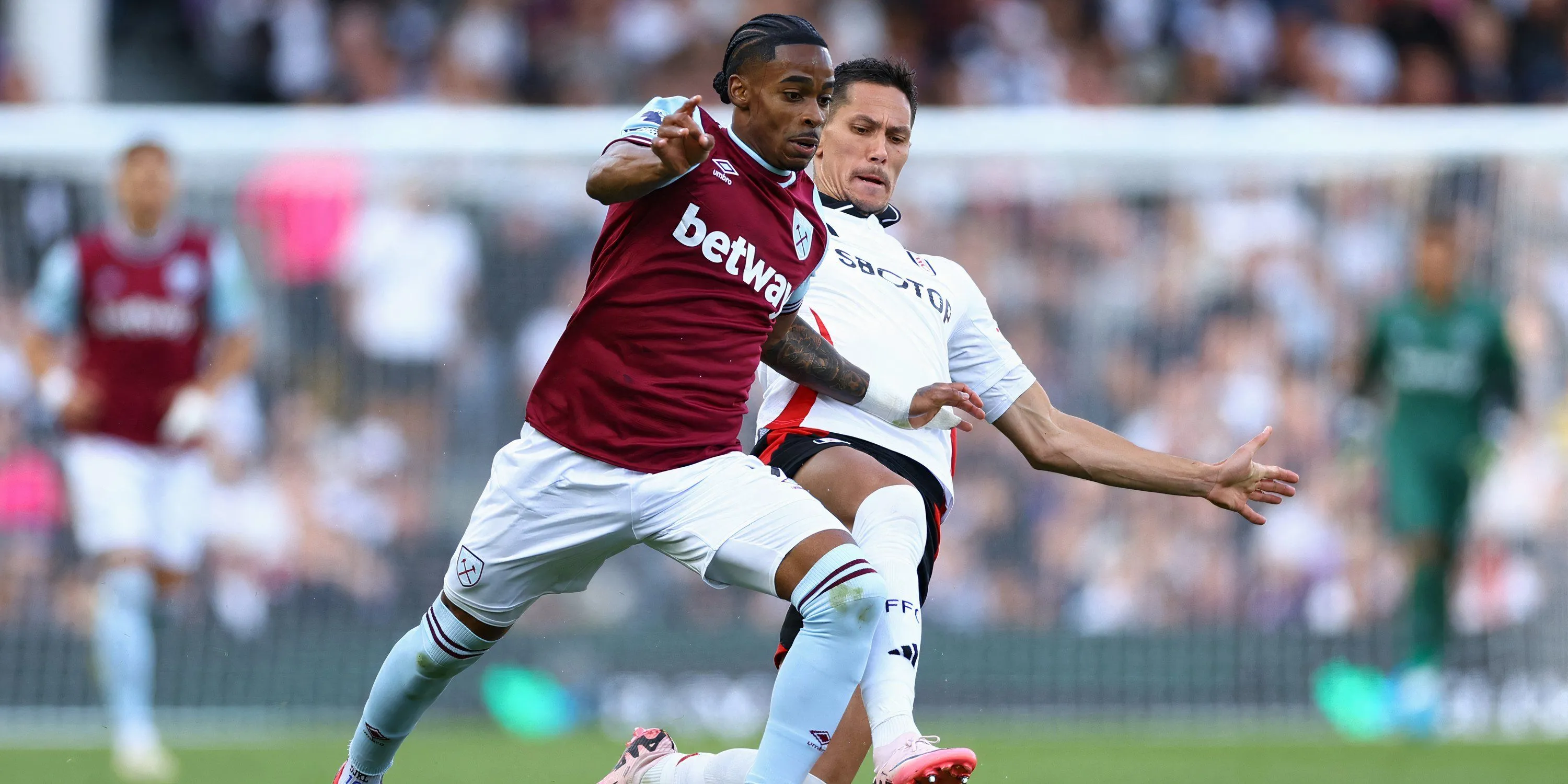 Crysencio Summerville trong màu áo West Ham United