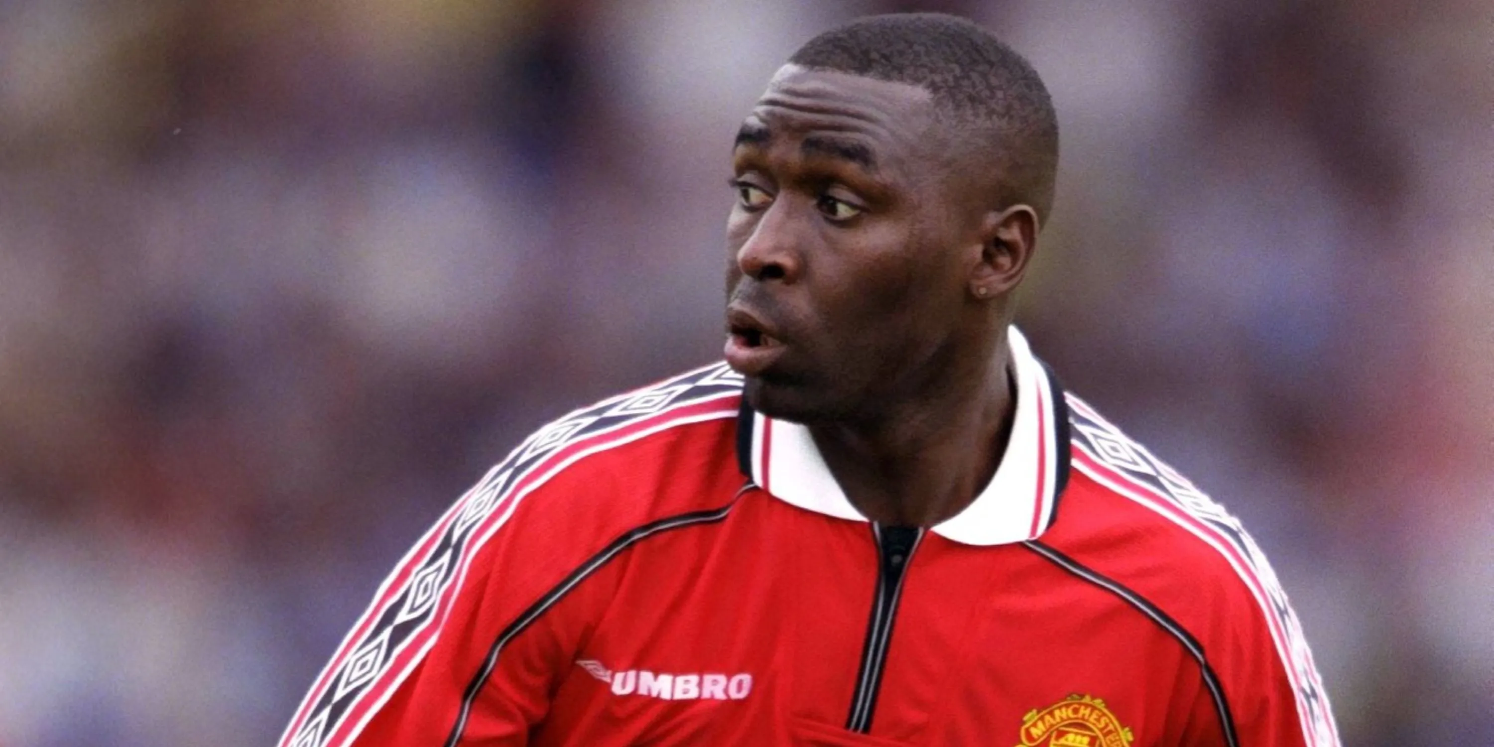 Cựu tiền đạo Andy Cole ăn mừng bàn thắng