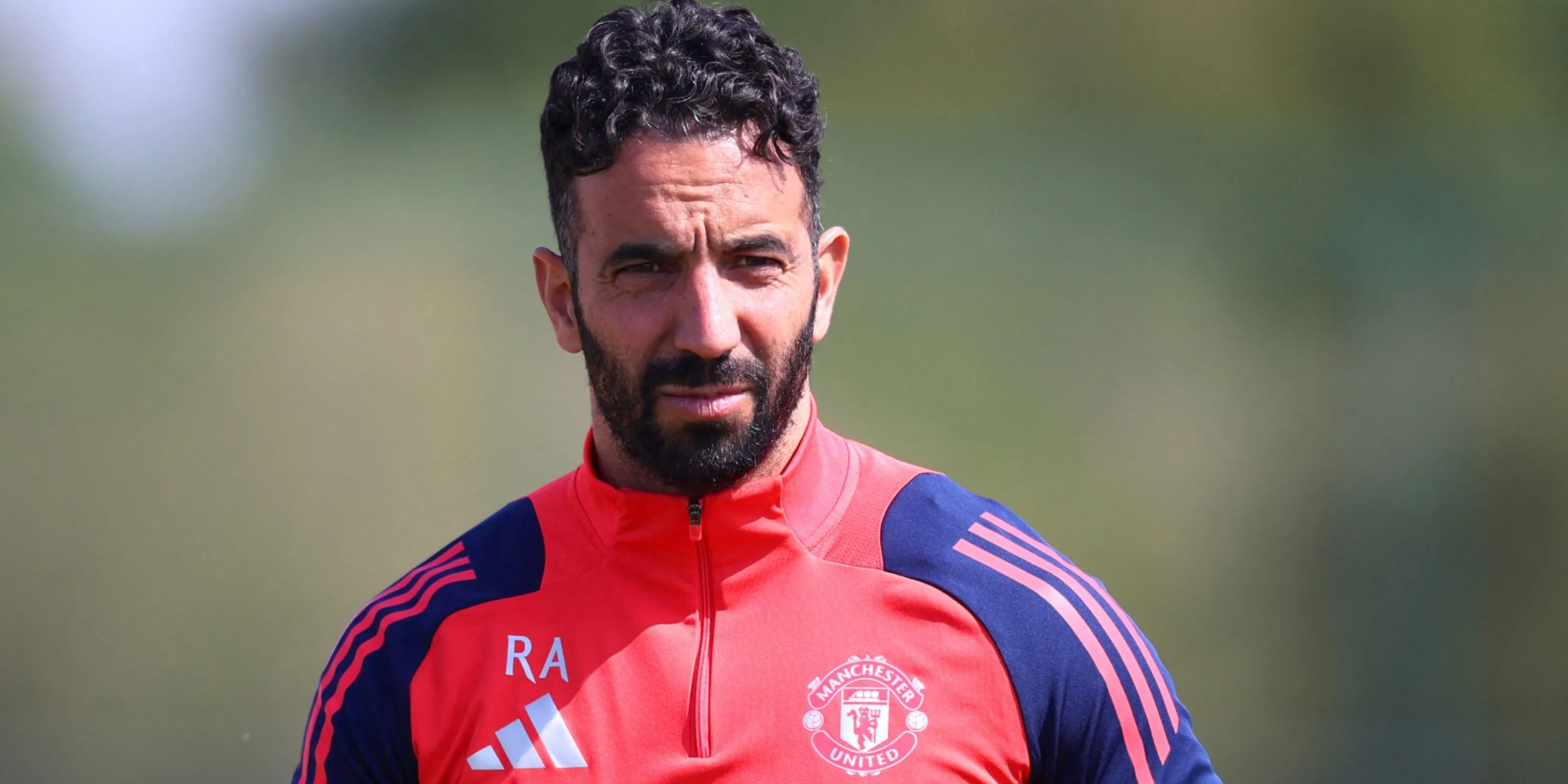Huấn luyện viên Ruben Amorim của Manchester United, người đang tìm cách tăng cường đội hình cho mùa giải tới.