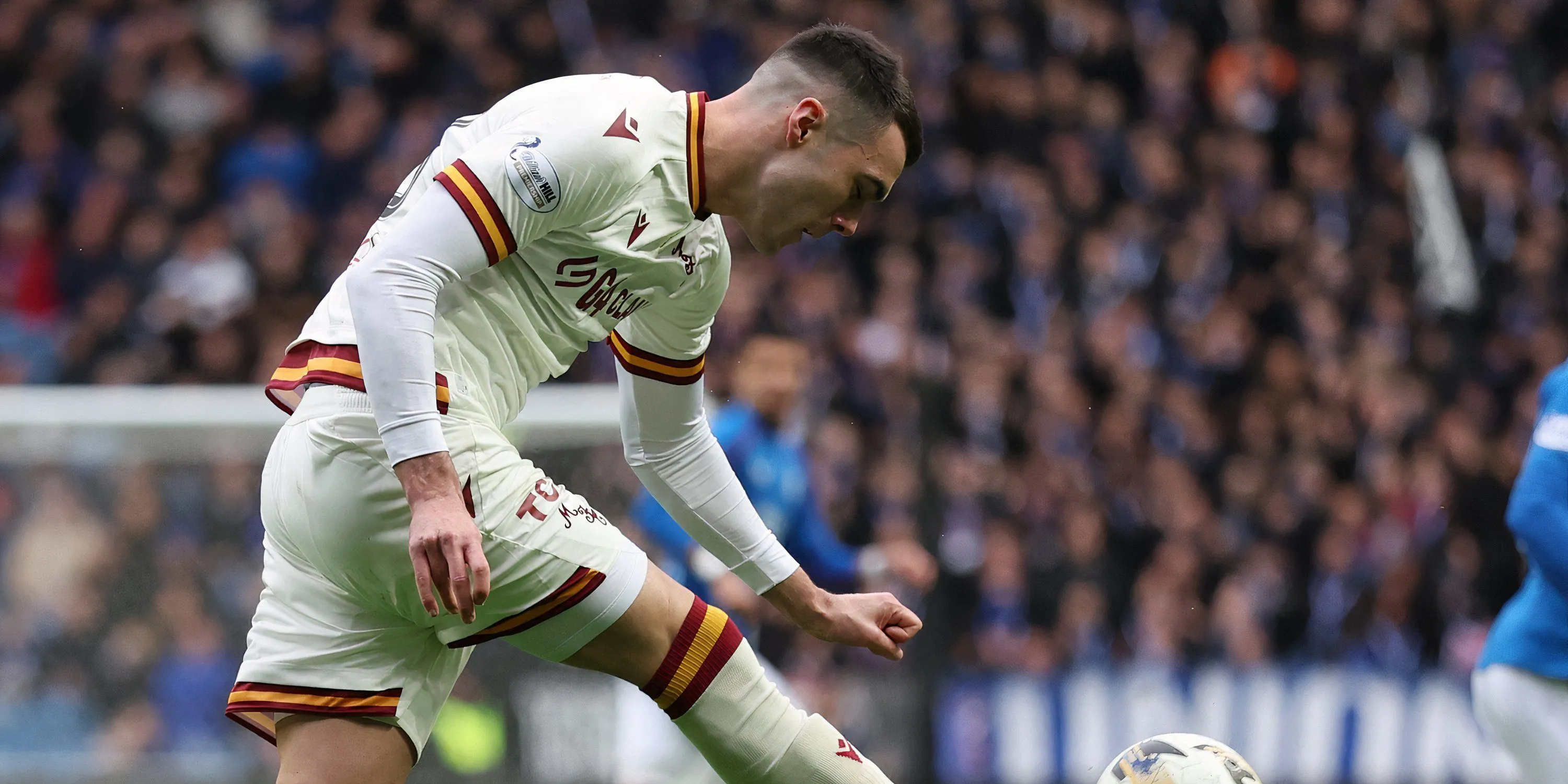 Lennon Miller thi đấu nổi bật cho Motherwell tại giải VĐQG Scotland, mục tiêu của Celtic