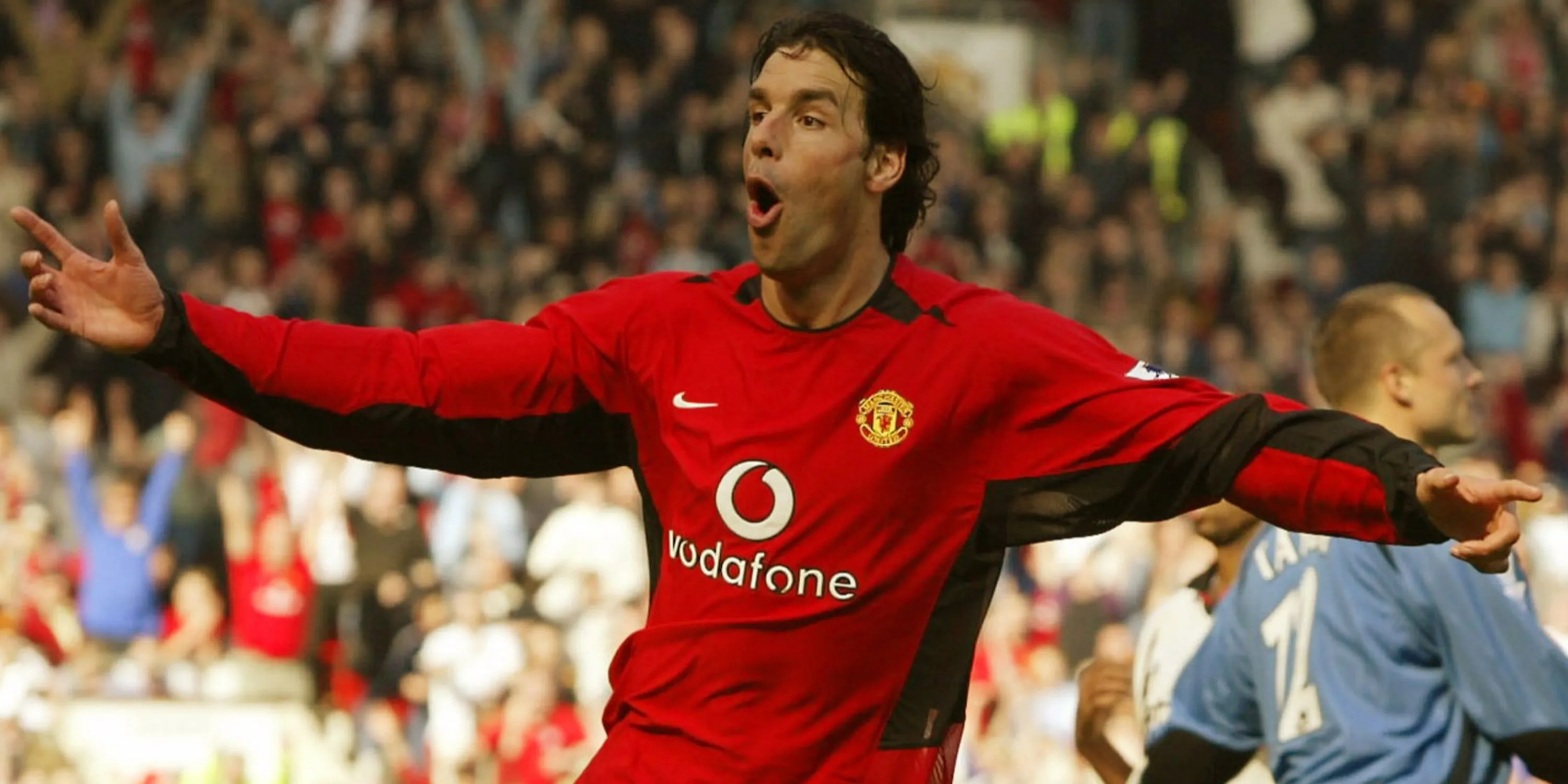 Ruud van Nistelrooy ăn mừng bàn thắng cho Manchester United