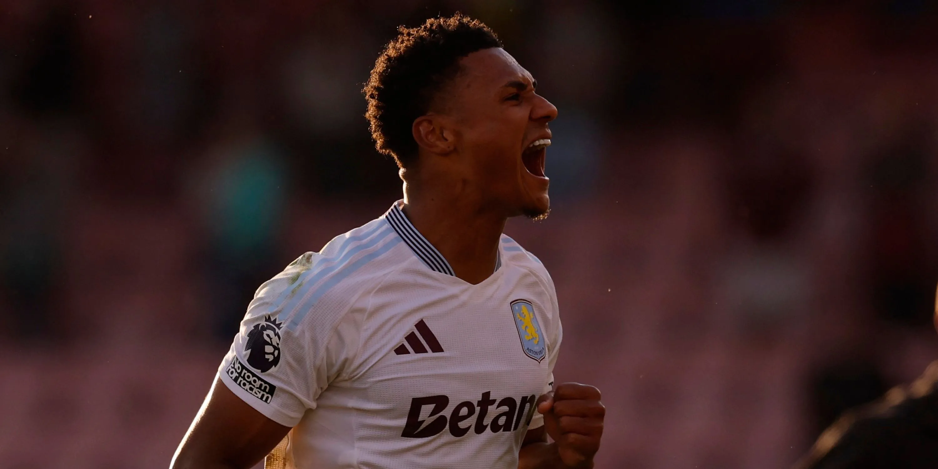 Tiền đạo Ollie Watkins ăn mừng bàn thắng trong màu áo Aston Villa, mục tiêu chuyển nhượng của Manchester United