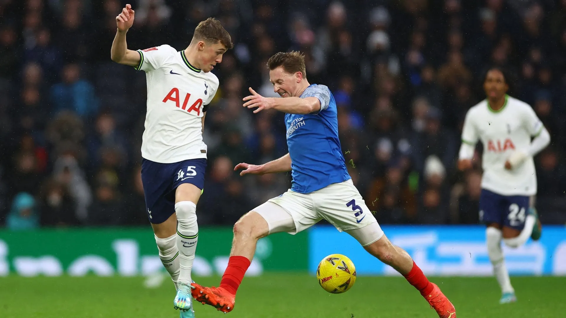 Alfie Devine tài năng trẻ của bóng đá Anh được kỳ vọng phát triển tại Millwall