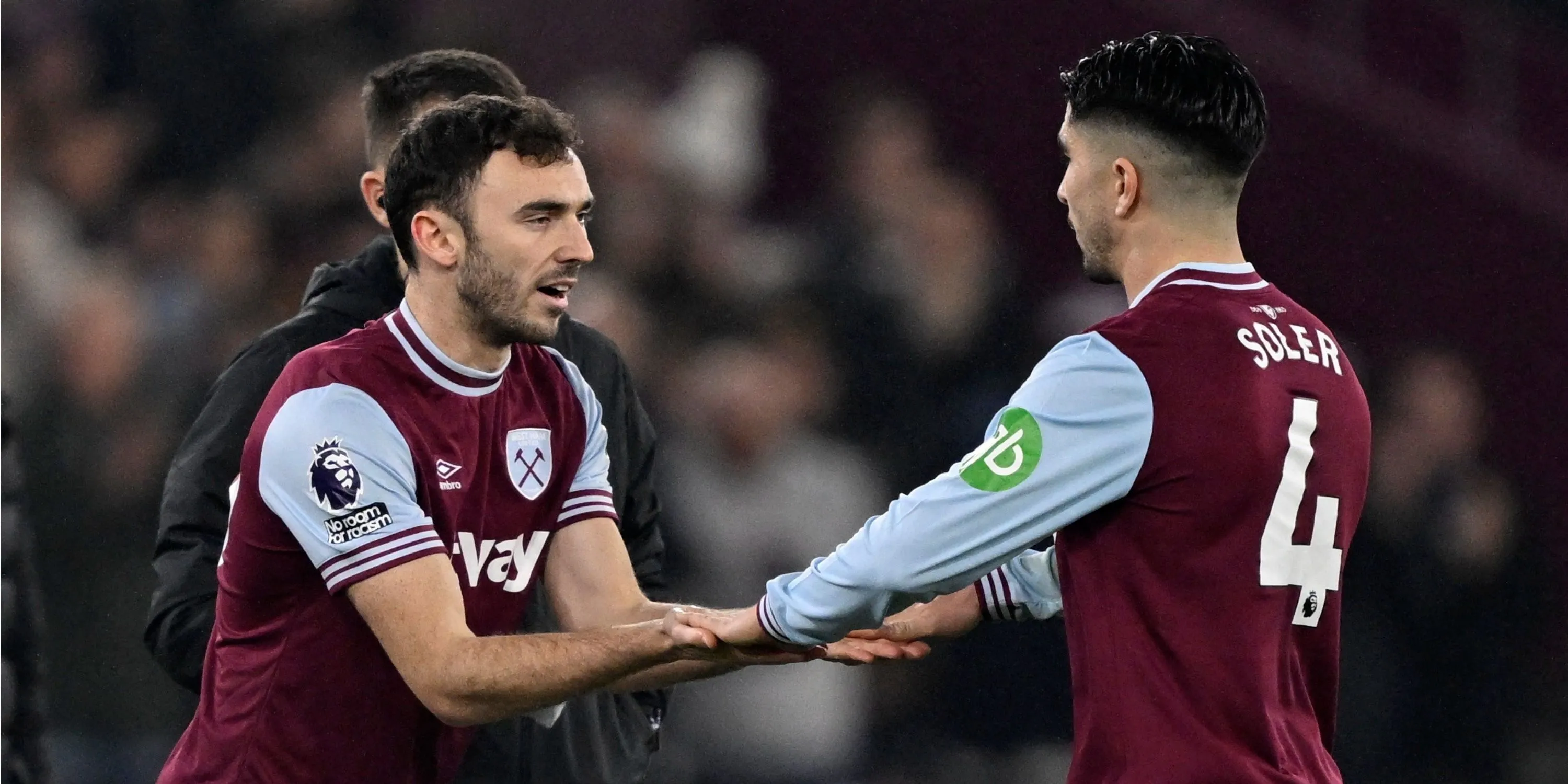 Andy Irving trong trang phục West Ham, nỗ lực tập luyện chuẩn bị cho mùa giải